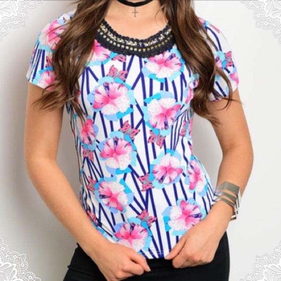 Ivory & Floral Embellished Top - Picture 2 of 8